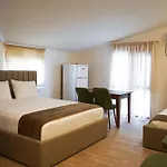 Delmar Apartments