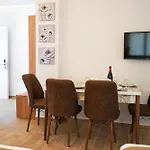 Delmar Apartments